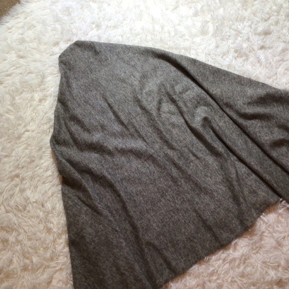 Elegant Gray Women's Poncho - Picture 5 of 15